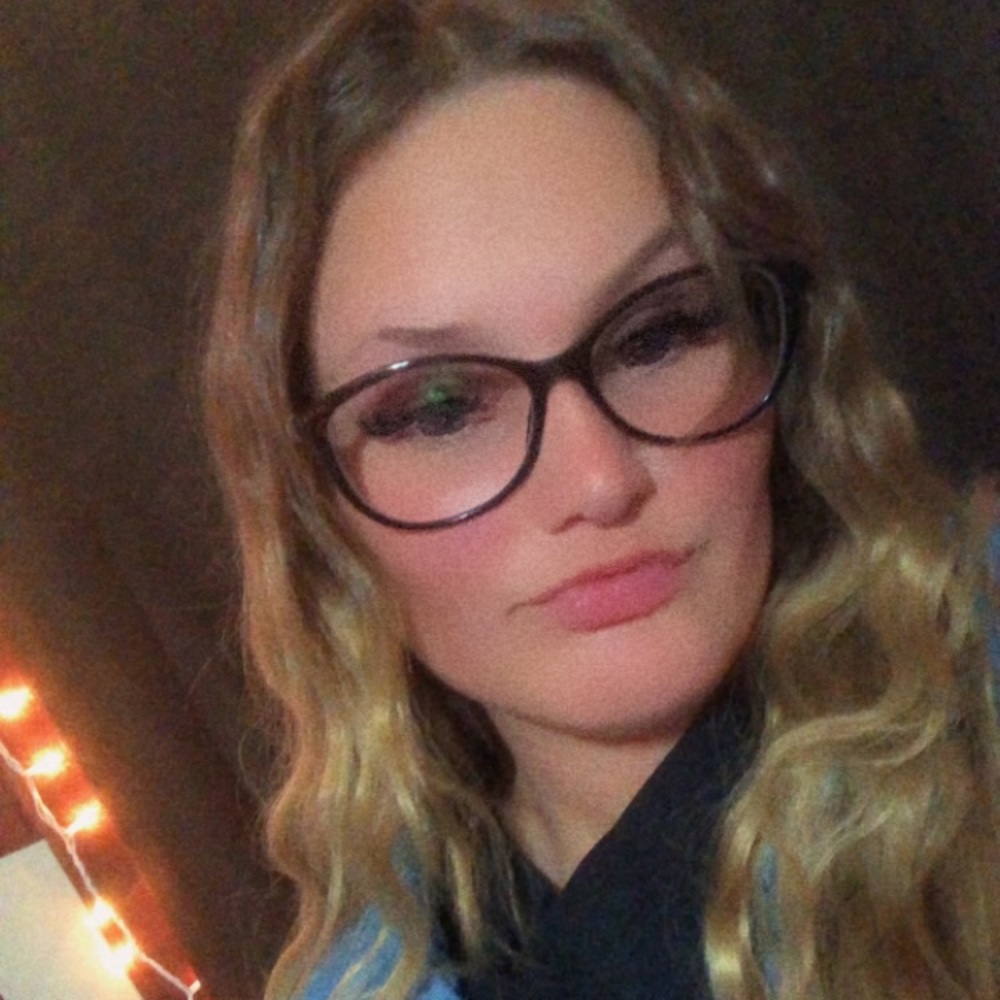 Meet your Posher, Andrea